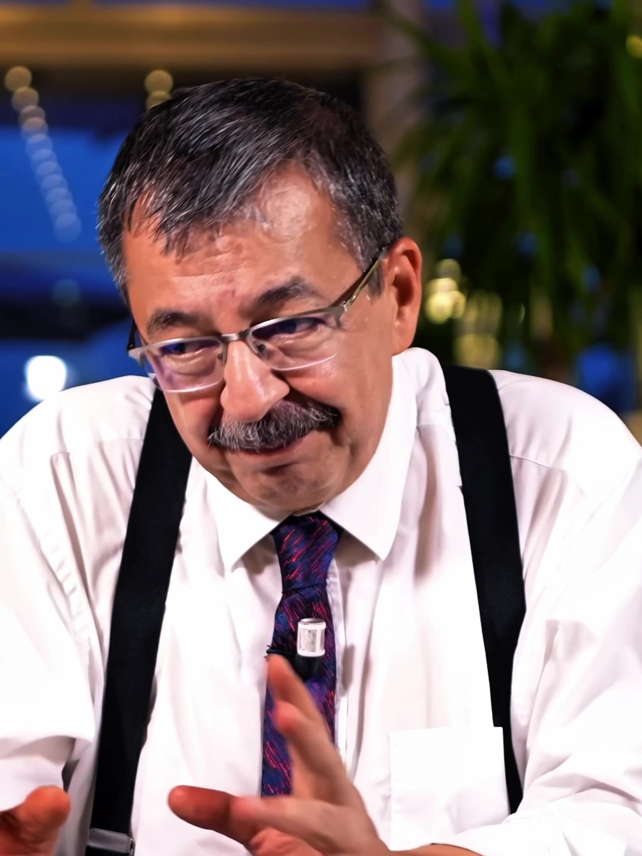 “Aşkın en saf hali karşılık beklemeden sevebilmektir çünkü gerçek aşık sevdiği insanın…